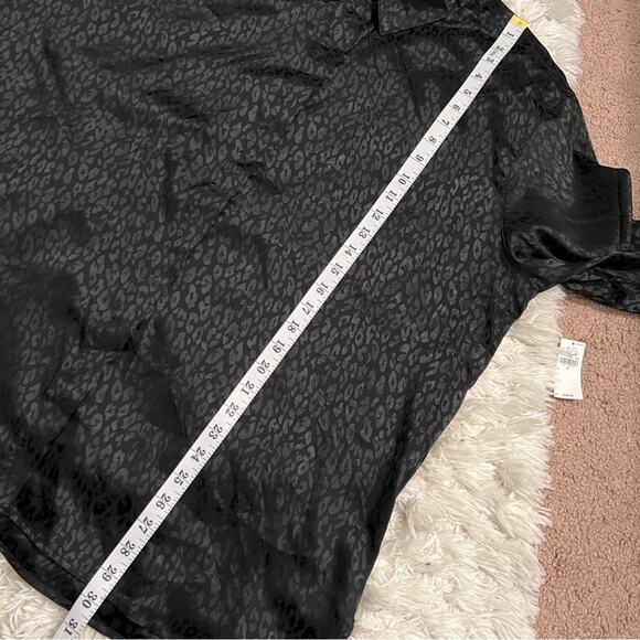 NWT Old Navy Black Textured Satin Leopard Print Button Down Shirt Size XL - Picture 9 of 9